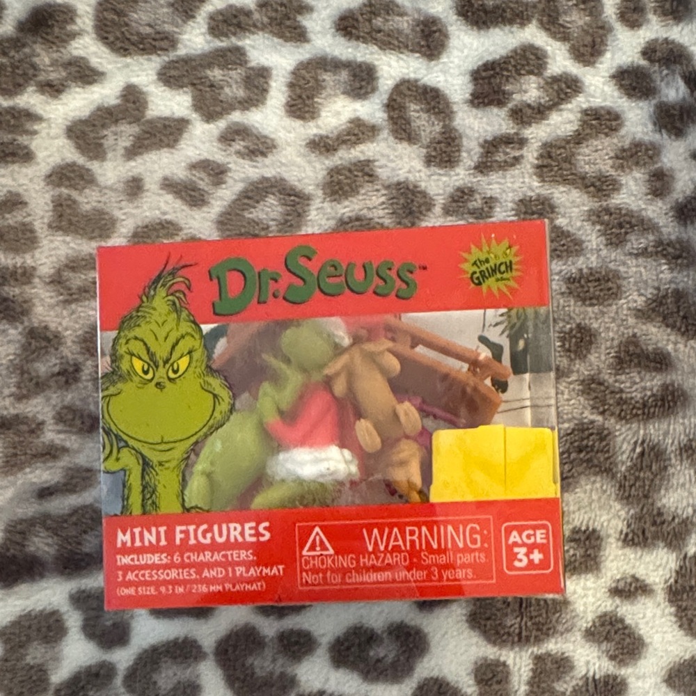 Dr. Seuss Grinch Mini Figures Set - Green and Red